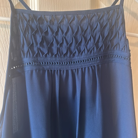 Navy sleeveless, tie back, tank top. Size L. - Picture 3 of 5